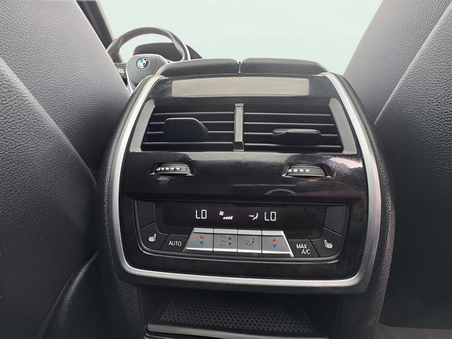Used 2019 BMW X5 xDrive50i w/ Parking Assistance Package AWD/4WD image 20