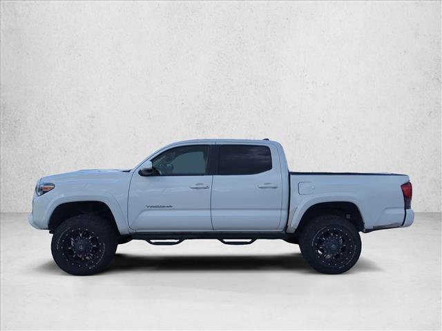 Used 2017 Toyota Tacoma TRD Sport w/ Tow Package (A/T) image 19
