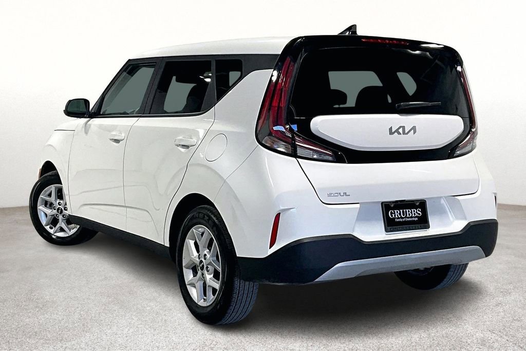 Used 2025 Kia Soul LX image 15