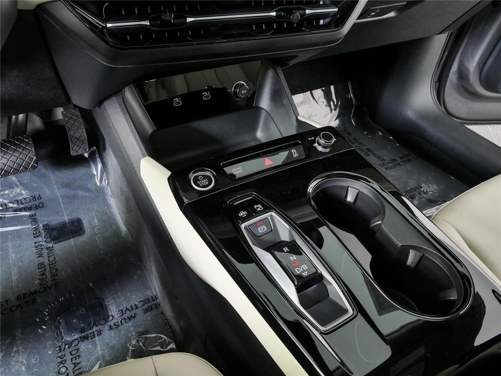 Used 2025 Audi A6 e-tron Premium w/ Ultra Package RWD image 17