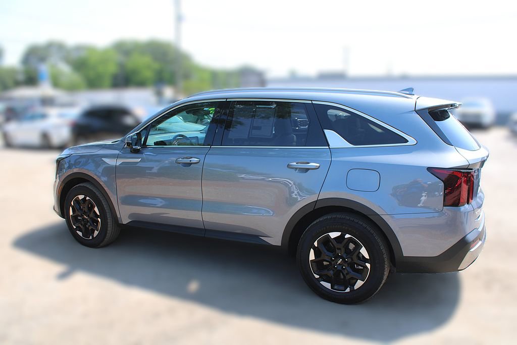 Certified 2025 Kia Sorento S w/ Panoramic Sunroof Package FWD image 13