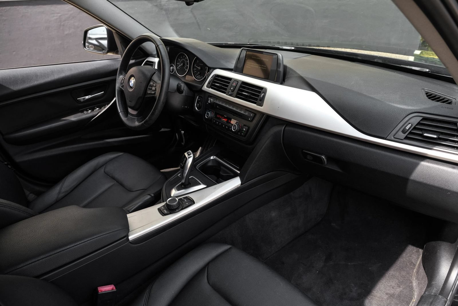 Used 2014 BMW 320i xDrive Sedan AWD/4WD image 11