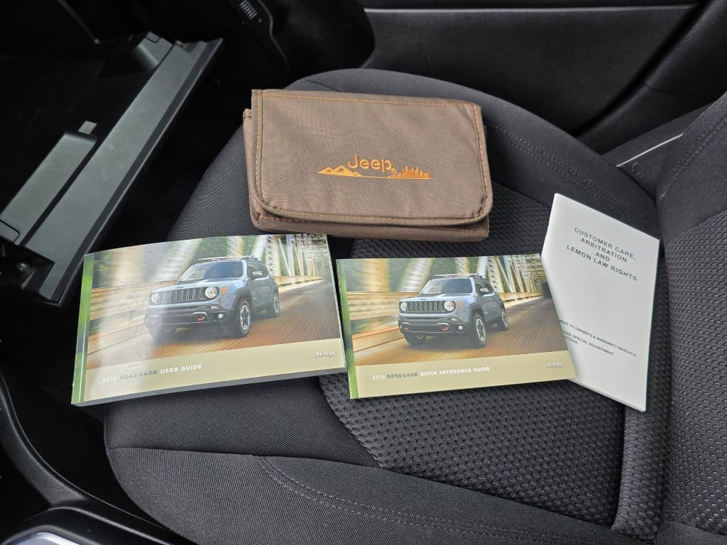Used 2018 Jeep Renegade Altitude FWD image 31