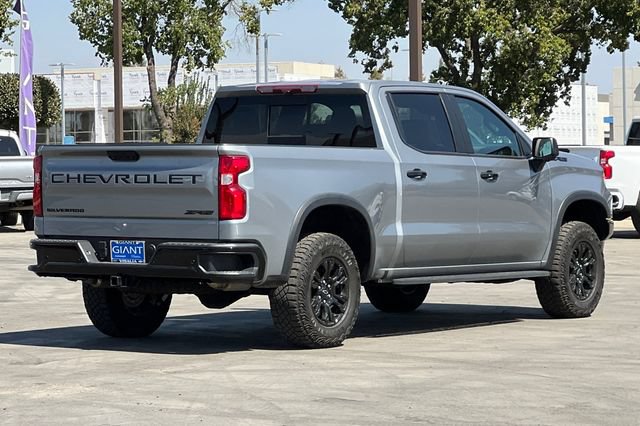 Used 2023 Chevrolet Silverado 1500 ZR2 w/ Technology Package AWD/4WD image 4