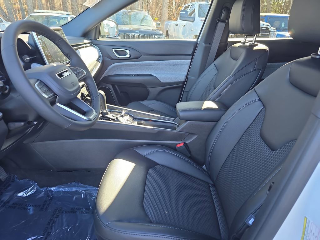 New 2026 Jeep Compass Latitude image 15