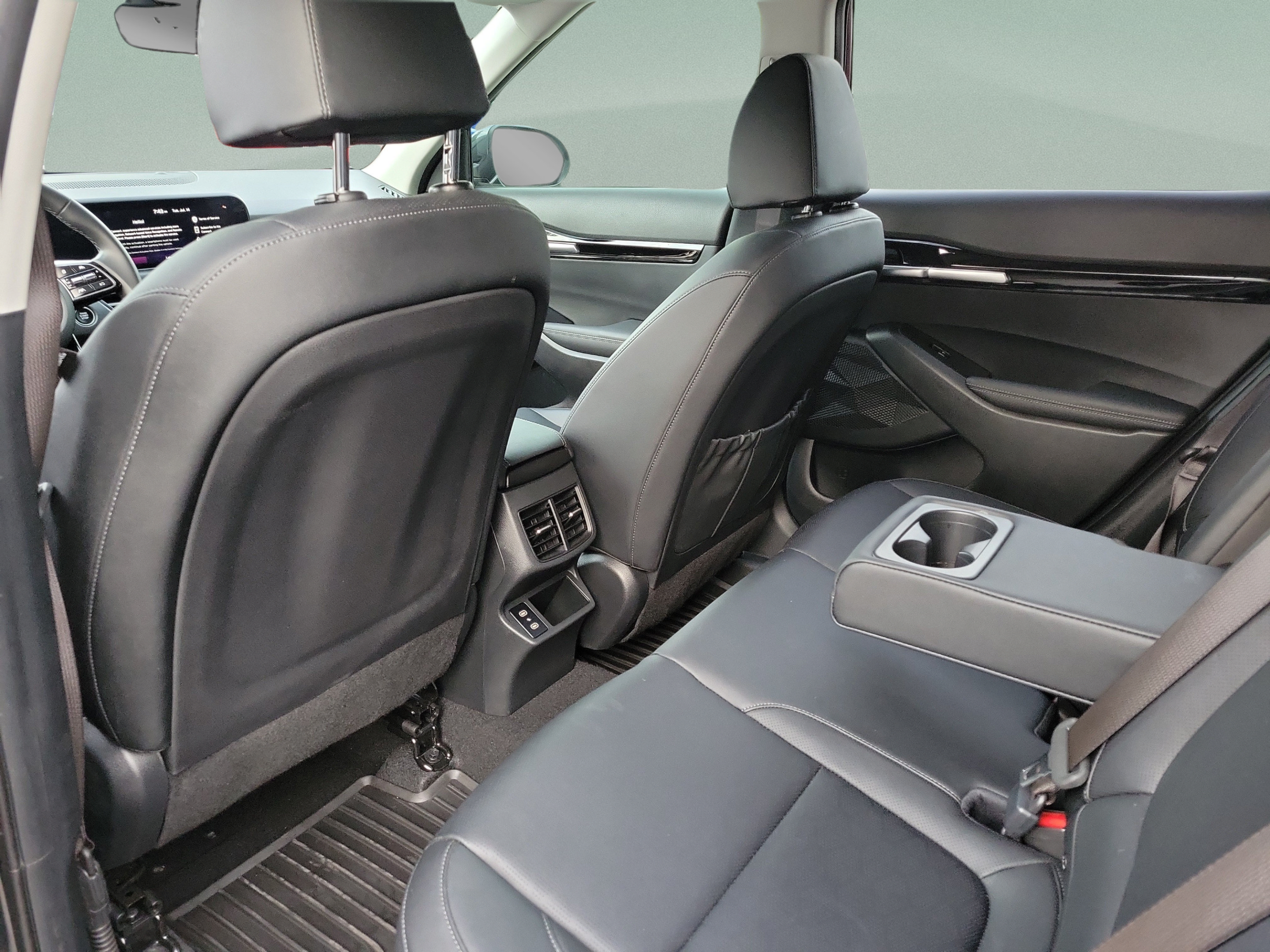 Certified 2025 Kia Seltos EX w/ EX Sunroof Package FWD image 6