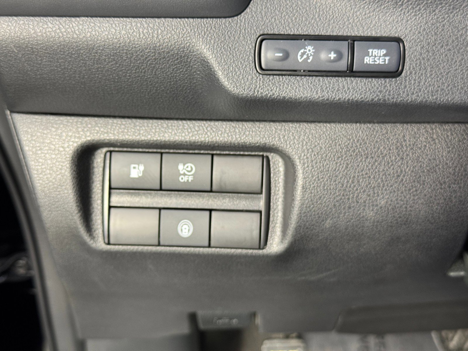 Used 2025 Nissan Leaf S image 16