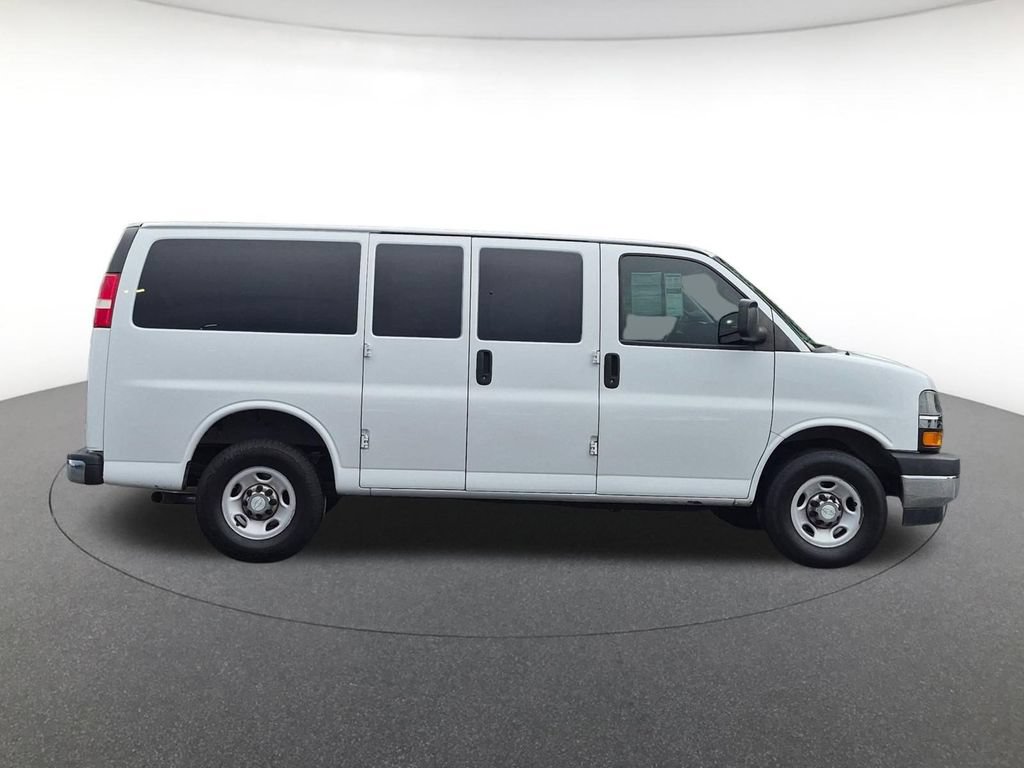 Used 2018 Chevrolet Express 3500 LT w/ LT Preferred Equipment Group RWD image 4