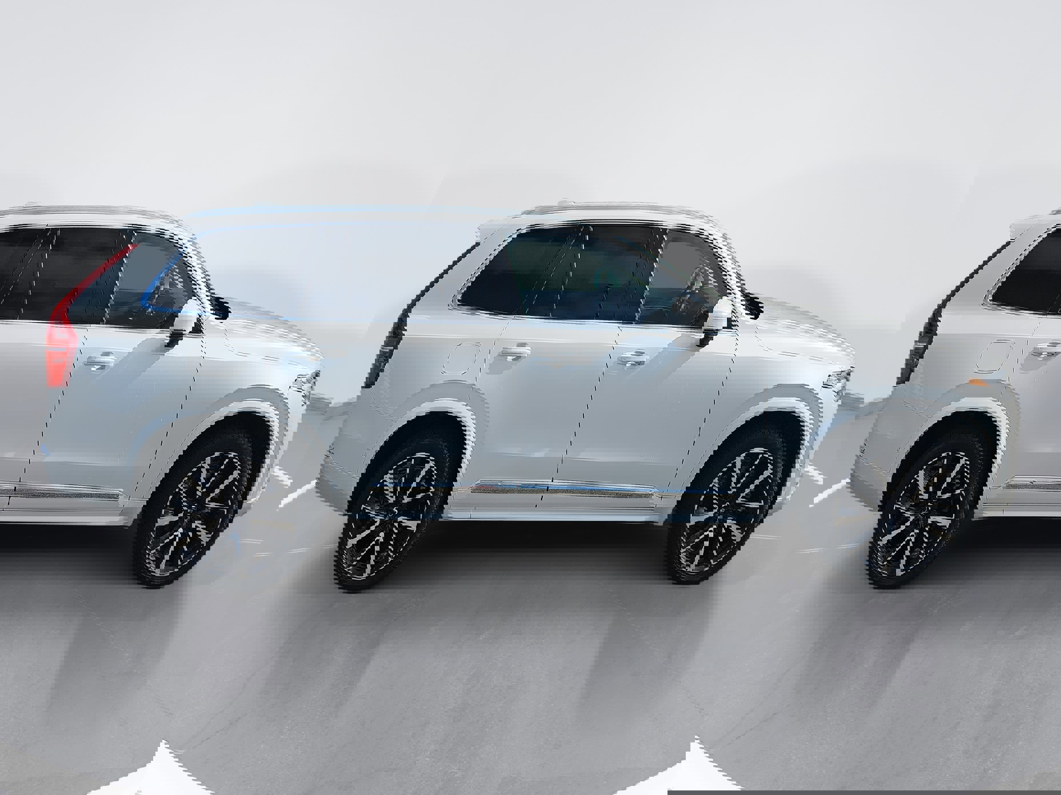 Used 2024 Volvo XC90 B6 Plus w/ Protection Package Premier image 2