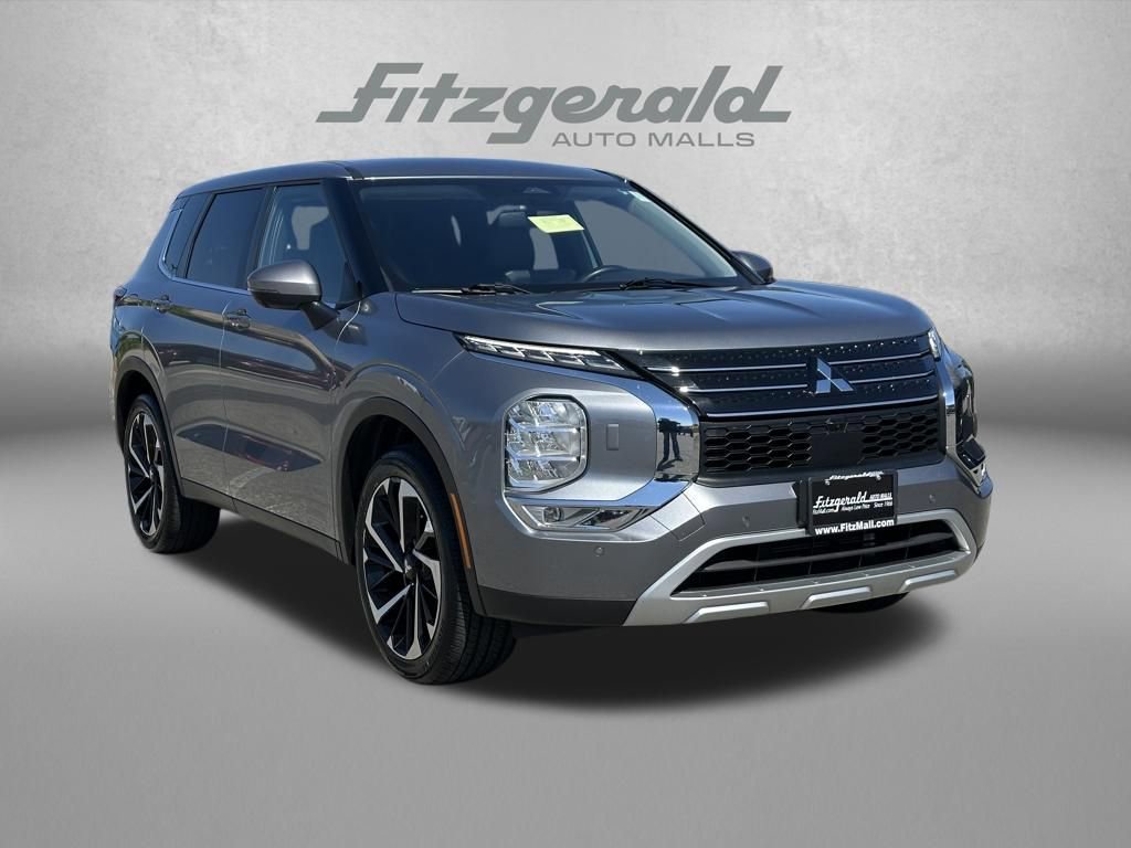 Used 2024 Mitsubishi Outlander SE AWD/4WD image 1