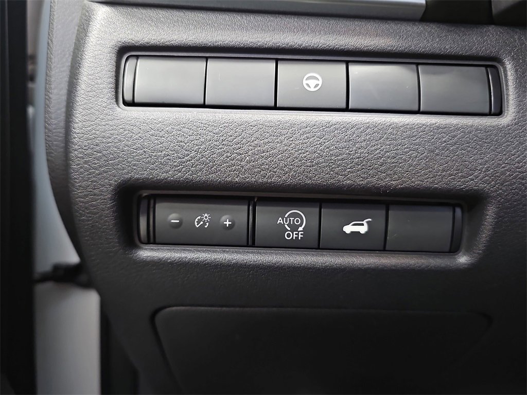 Used 2023 Nissan Rogue SV w/ SV Premium B Package image 24