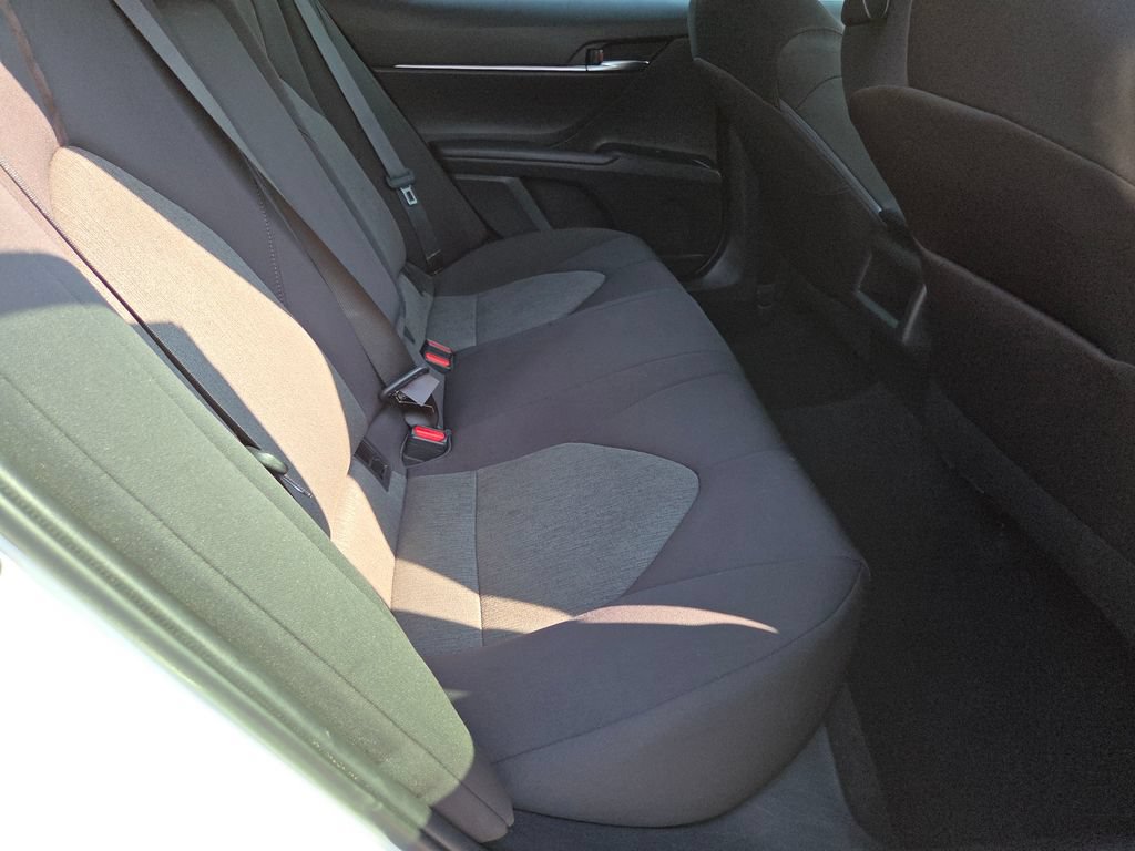Used 2018 Toyota Camry LE FWD image 22