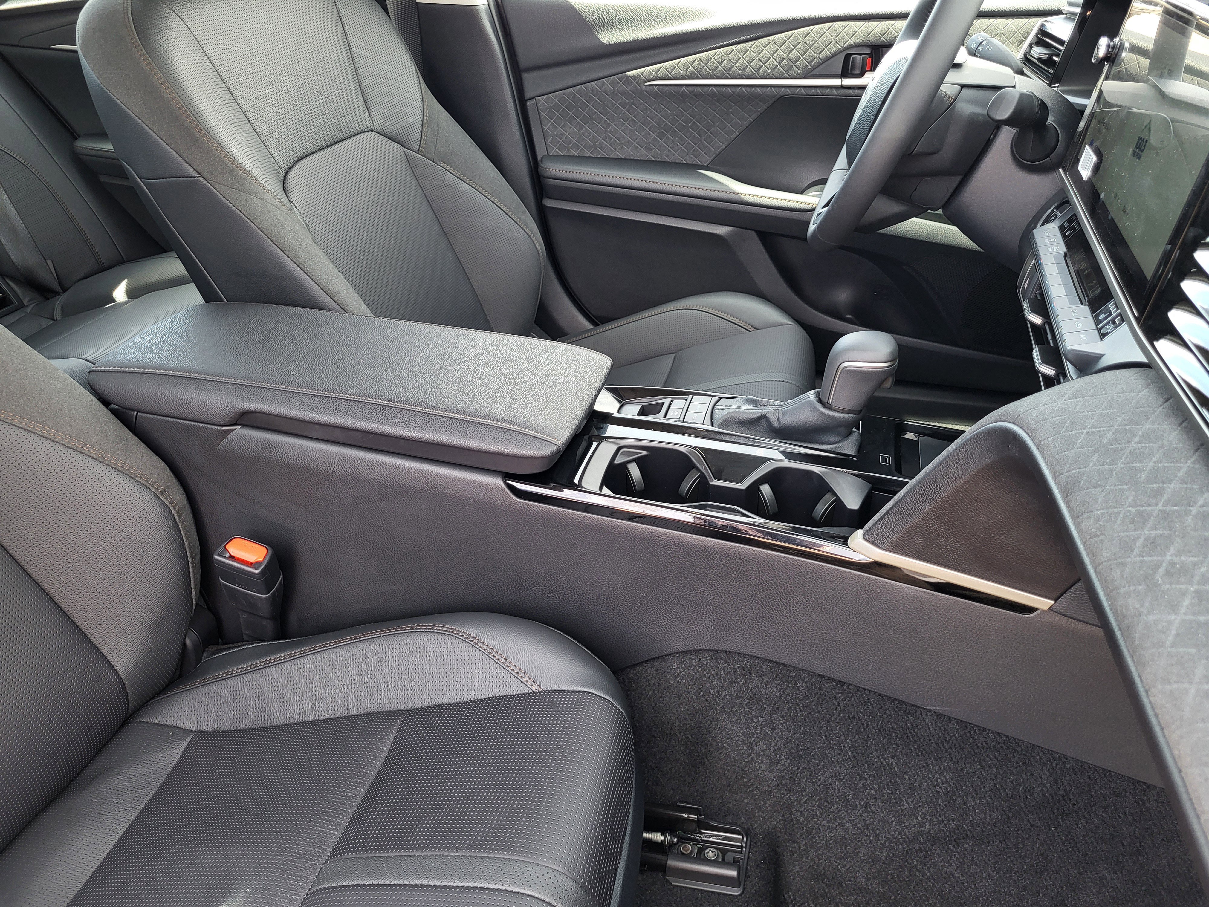 Used 2026 Toyota Camry XLE image 15