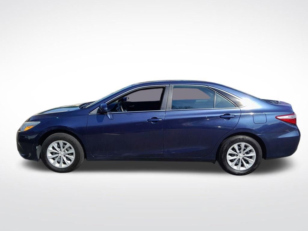 Used 2016 Toyota Camry LE image 4