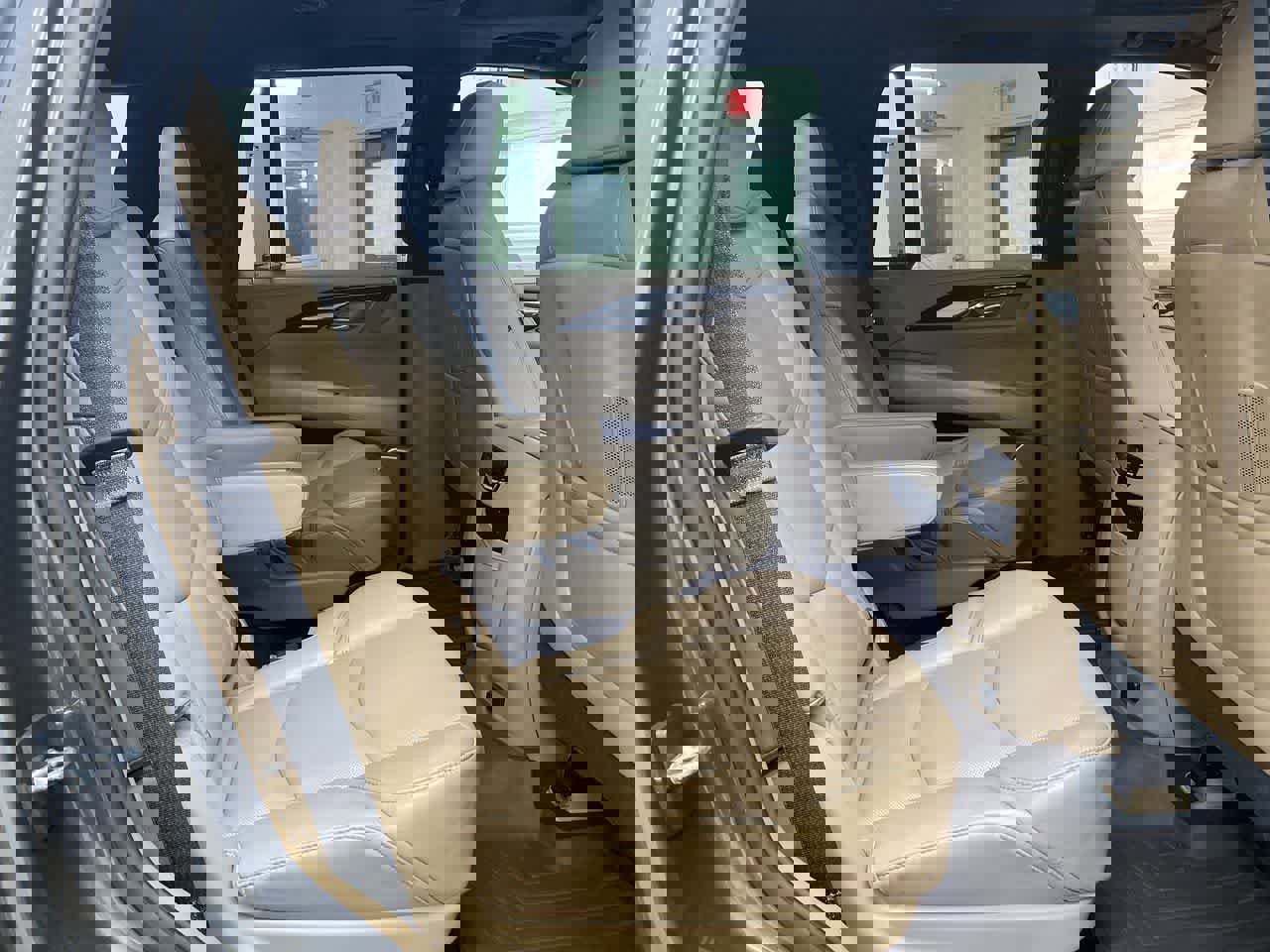 Used 2020 Cadillac Escalade Platinum image 18