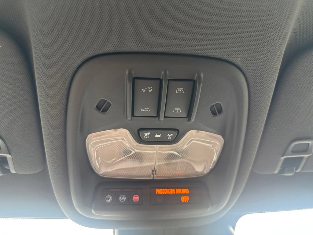 Used 2021 Chevrolet TrailBlazer ACTIV w/ Sun and Liftgate Package AWD/4WD image 44