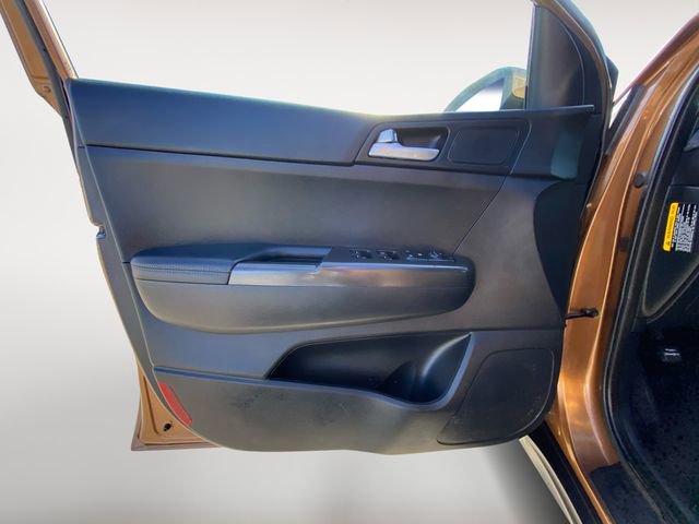 Used 2018 Kia Sportage LX image 16