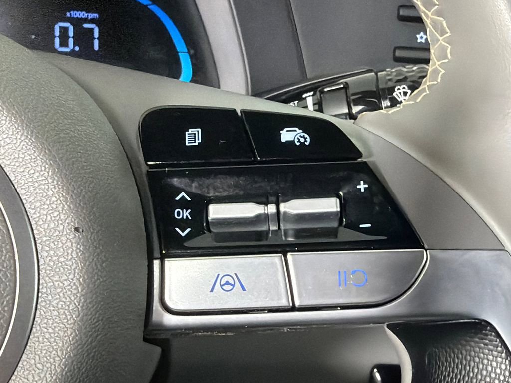 Used 2025 Hyundai Elantra Sport image 25