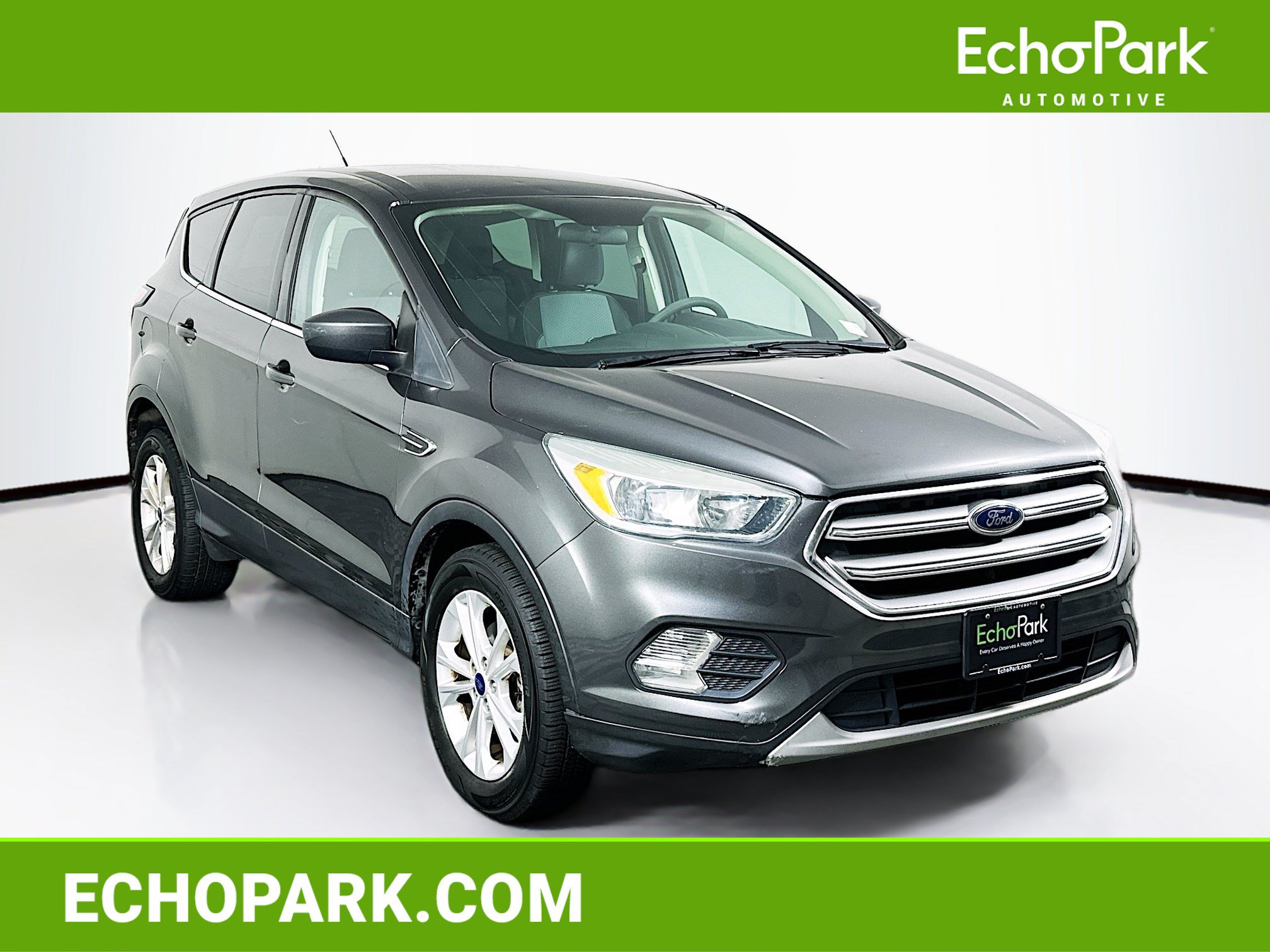 Used 2017 Ford Escape SE FWD image 1