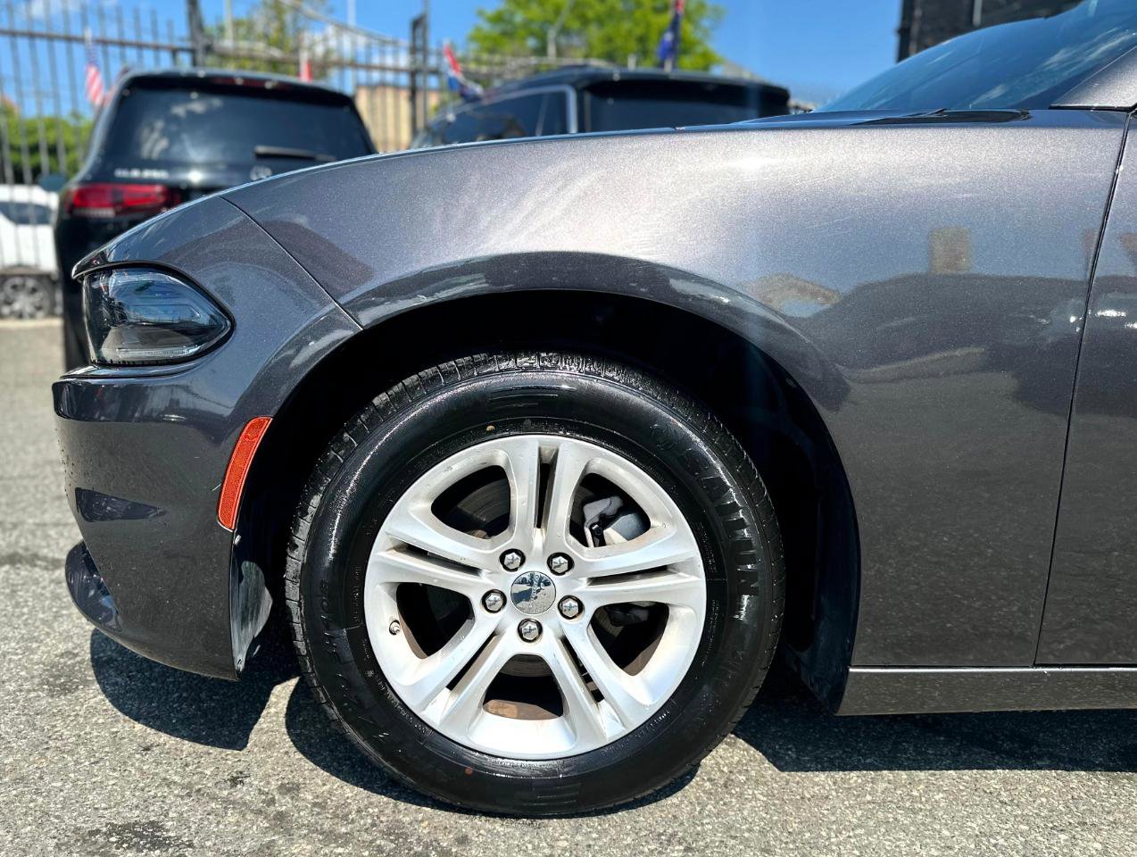 Used 2023 Dodge Charger SXT RWD image 3