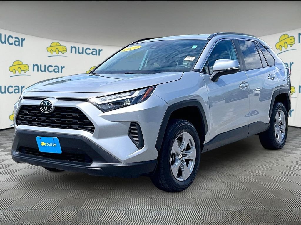 Used 2025 Toyota RAV4 XLE AWD/4WD image 3