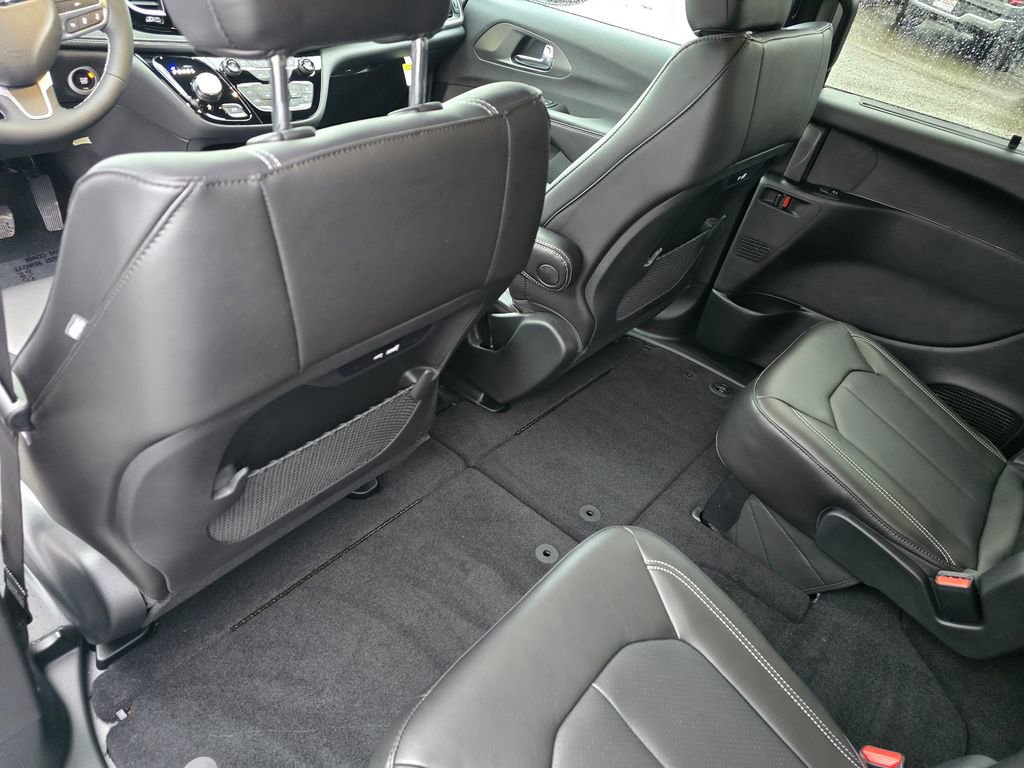 New 2026 Chrysler Pacifica Select image 22