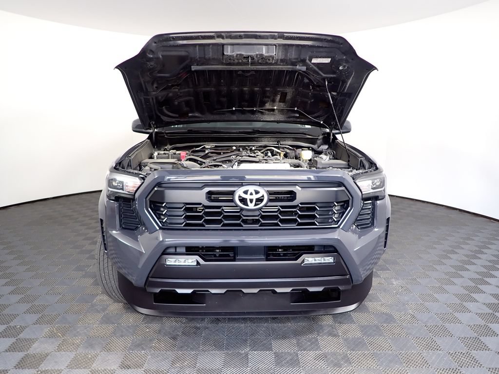 Used 2025 Toyota Tacoma TRD Sport AWD/4WD image 10