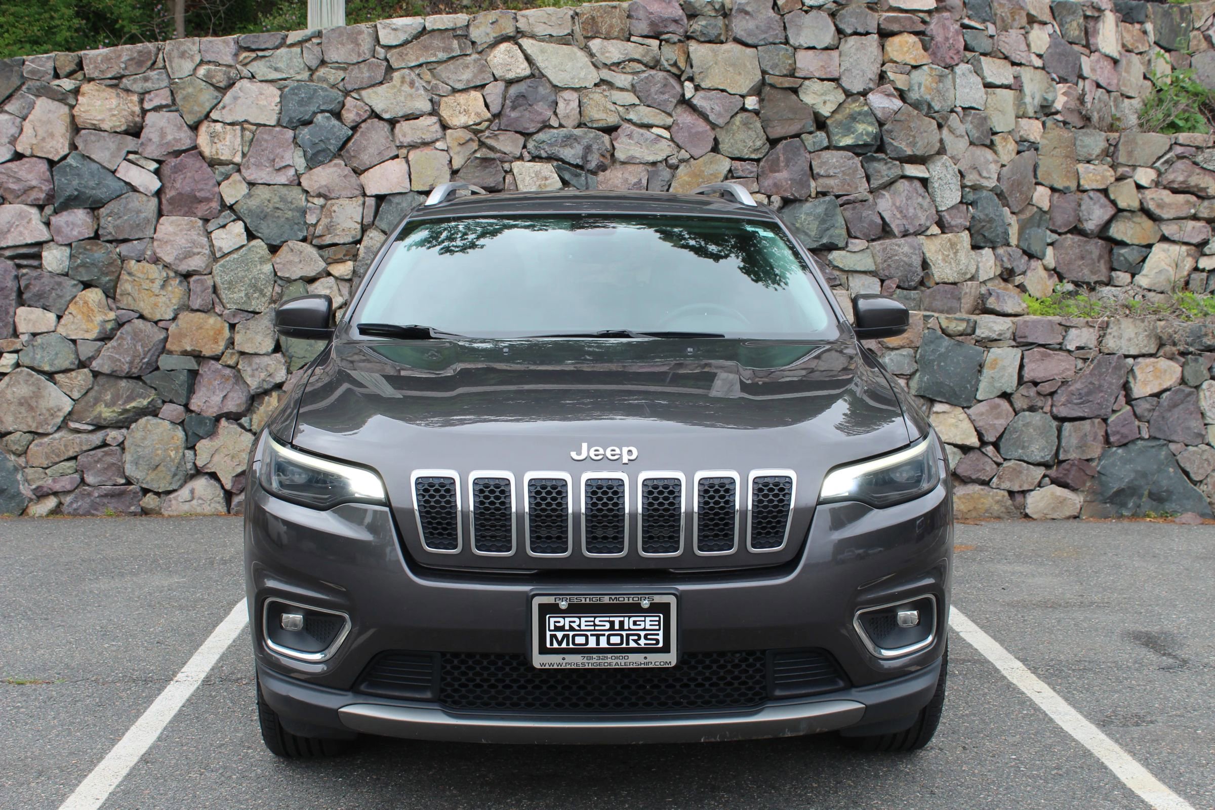 Used 2019 Jeep Cherokee Limited image 3