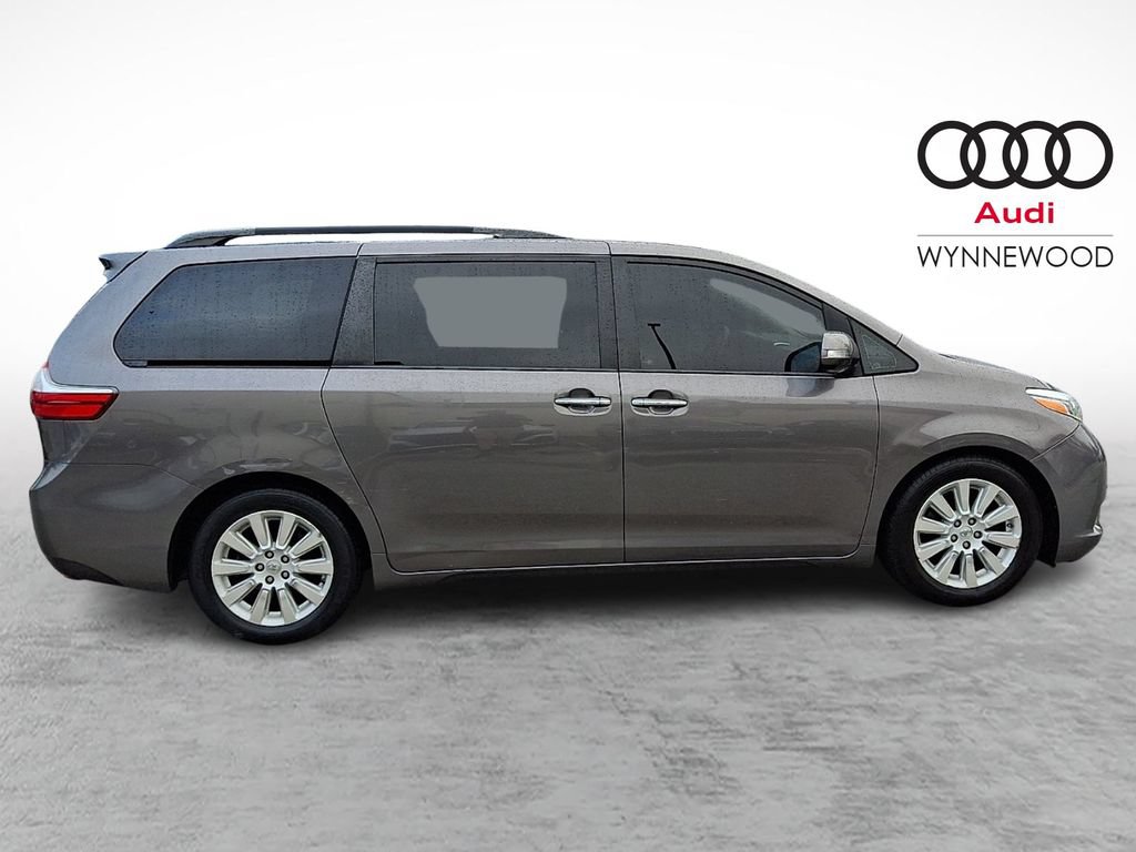 Used 2015 Toyota Sienna Limited Premium FWD image 7