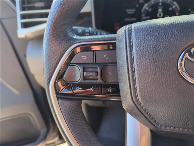 Used 2023 Toyota Tundra Platinum AWD/4WD image 16