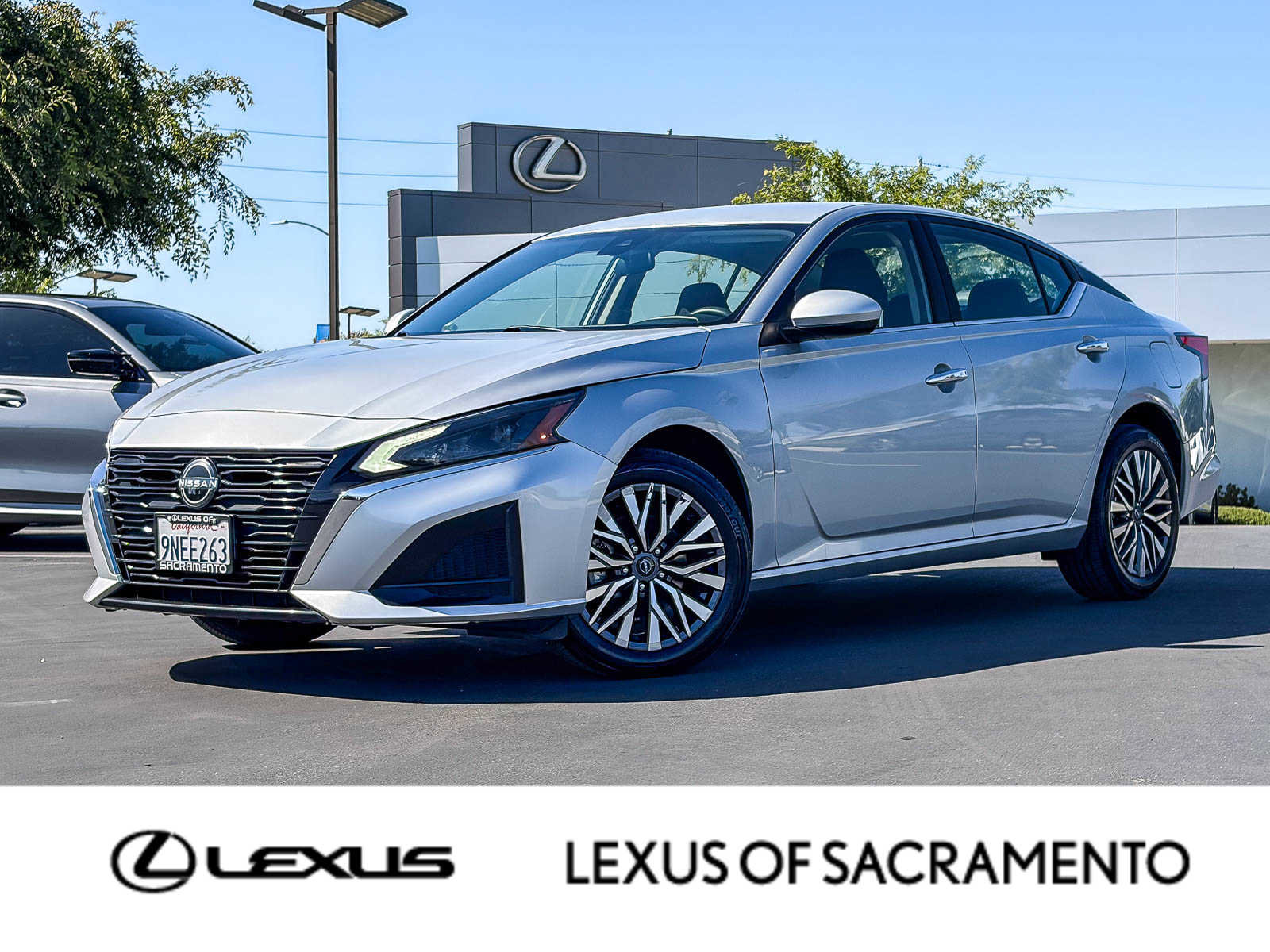 Used 2023 Nissan Altima 2.5 SV AWD/4WD image 1