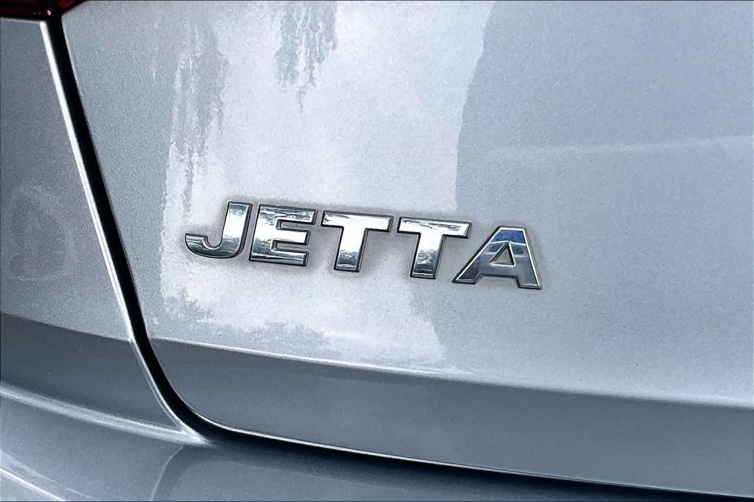 Used 2019 Volkswagen Jetta R-Line w/ R-Line Cold Weather Package FWD image 10