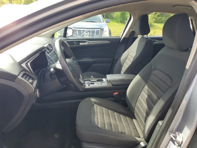 Used 2020 Ford Fusion SE FWD image 11