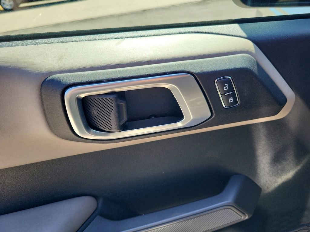 Used 2022 Ford Bronco Wildtrak image 15