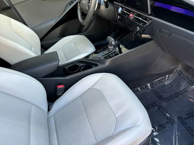 Used 2024 Kia Niro EX FWD image 19