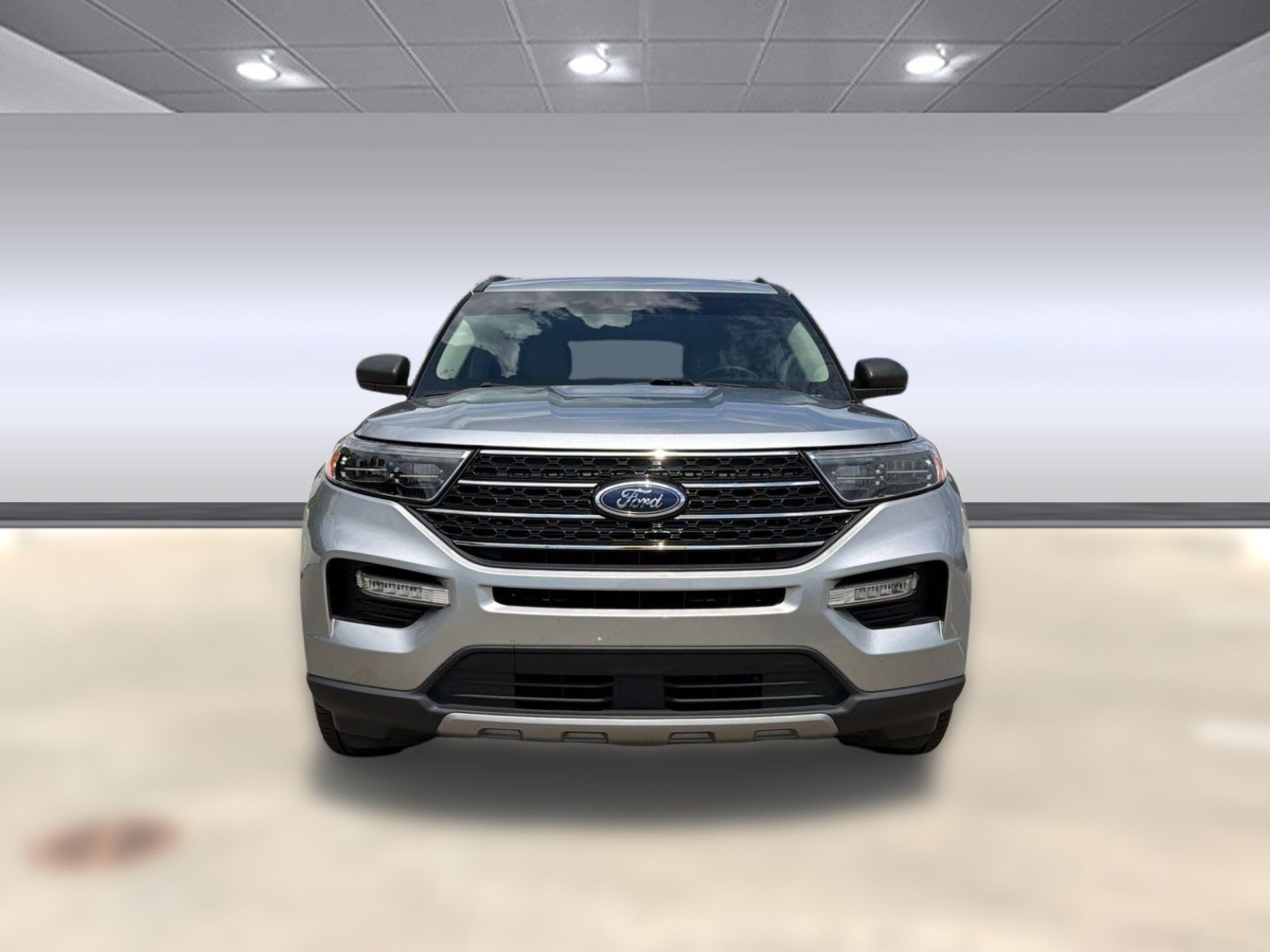 Used 2023 Ford Explorer XLT w/ Equipment Group 202A RWD image 5