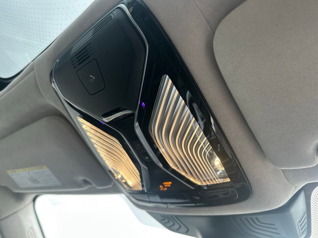 Used 2022 BMW 750i xDrive w/ Autobahn Package image 28