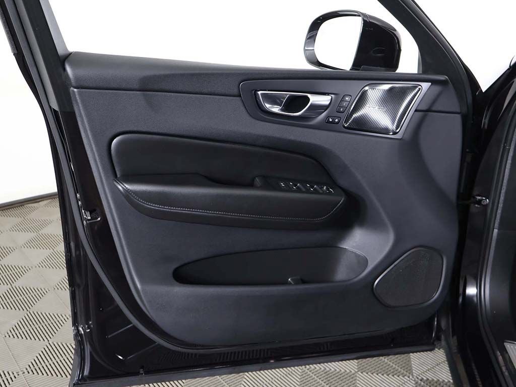 Used 2023 Volvo XC60 B5 Plus w/ Climate Package AWD/4WD image 28