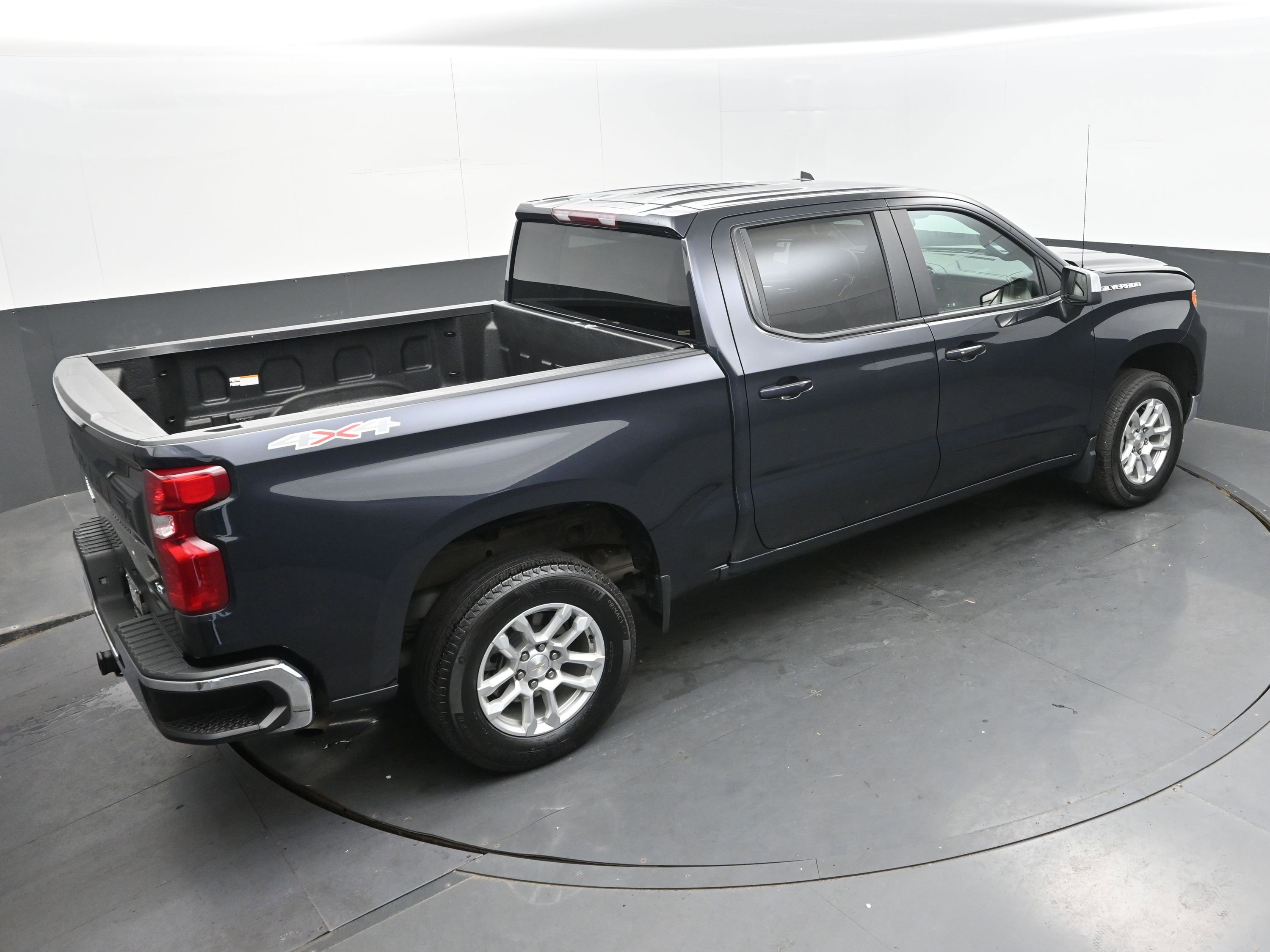 Used 2024 Chevrolet Silverado 1500 LT image 33