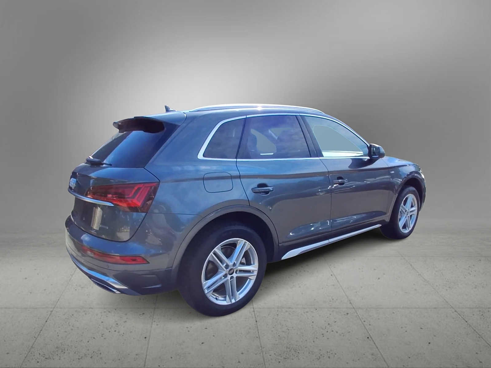 Used 2024 Audi Q5 e Premium Plus w/ Premium Plus Package AWD/4WD image 8