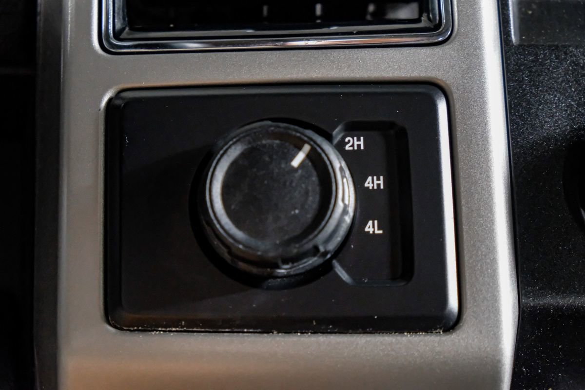 Used 2020 Ford F350 Lariat w/ Lariat Ultimate Package image 28