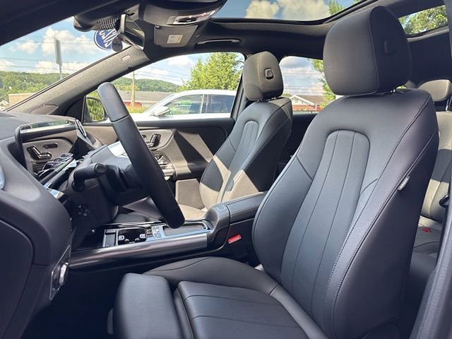 Used 2025 Mercedes-Benz GLA 250 4MATIC image 13