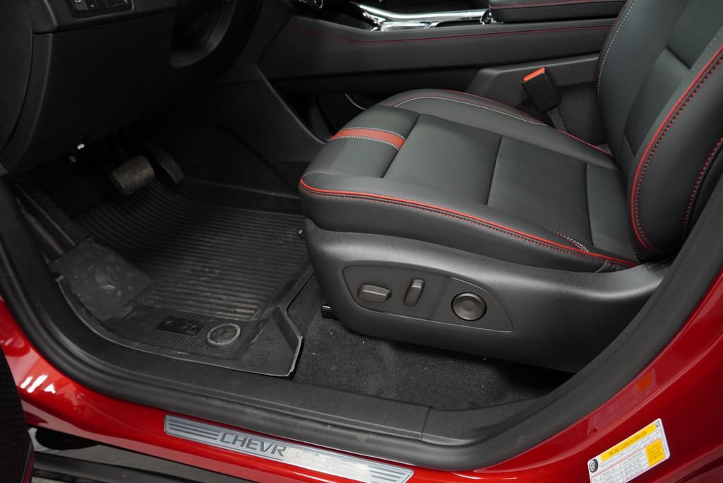 New 2027 Chevrolet Traverse RS w/ LPO, Floor Liner Package AWD/4WD image 24