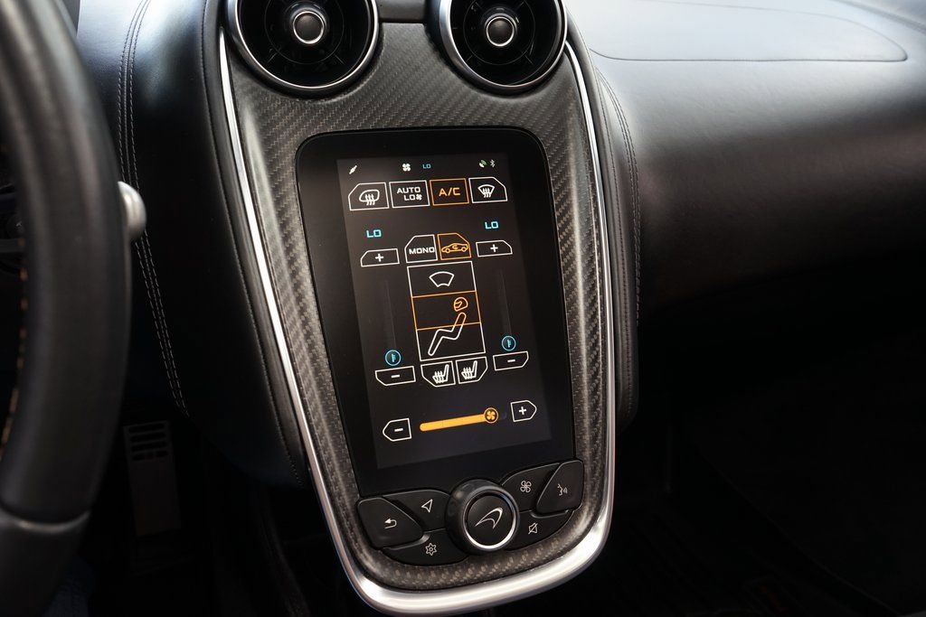 Used 2018 McLaren 570S Spider image 20