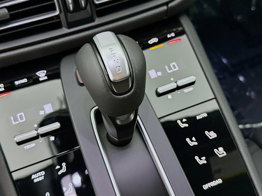 New 2026 Porsche Macan AWD/4WD image 19