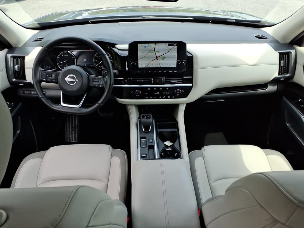 Used 2025 Nissan Pathfinder SL FWD image 21