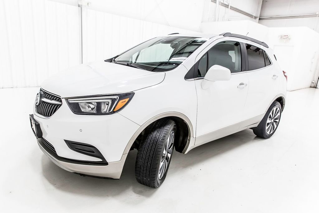 Used 2021 Buick Encore Preferred w/ Safety Package II FWD image 2