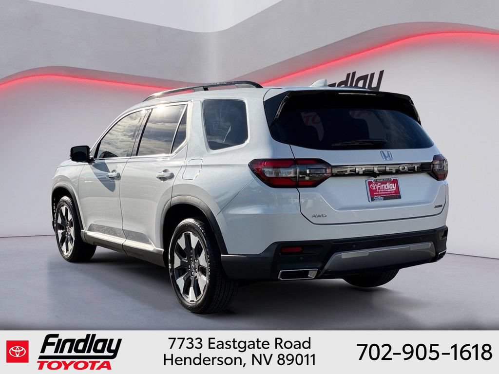 Used 2026 Honda Pilot Touring image 2
