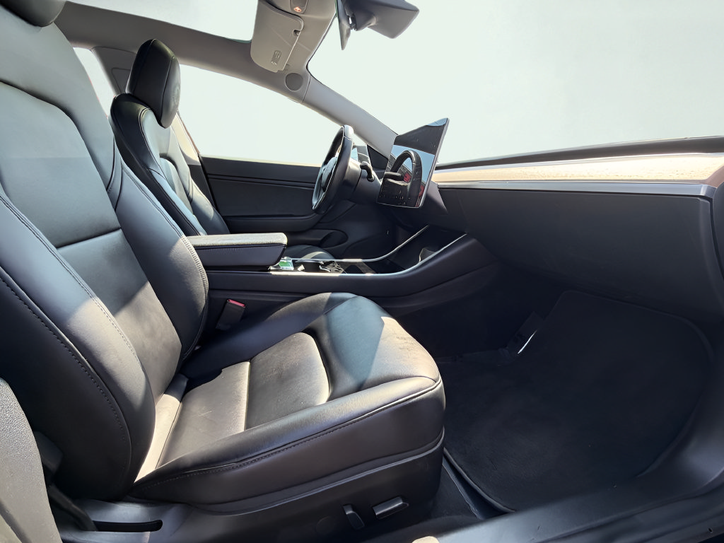 Used 2018 Tesla Model 3 Mid Range RWD image 31