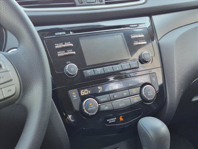 Used 2016 Nissan Rogue SV AWD/4WD image 13